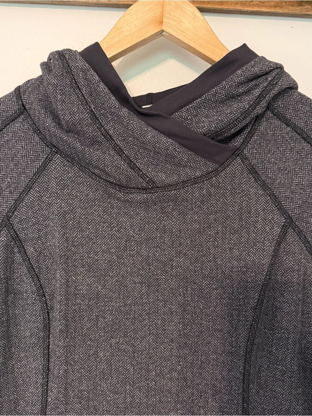 Lululemon Think Fast Pullover Hoodie Heathered Herringbone Black Gray Athletic